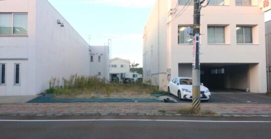 B8-235 - 外観