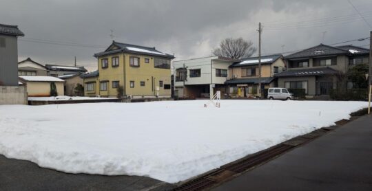B8-240 - 外観