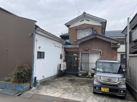B8-295 - 外観