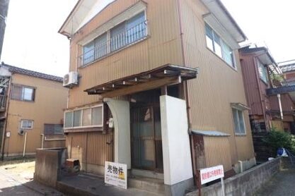 B8-374 - 外観