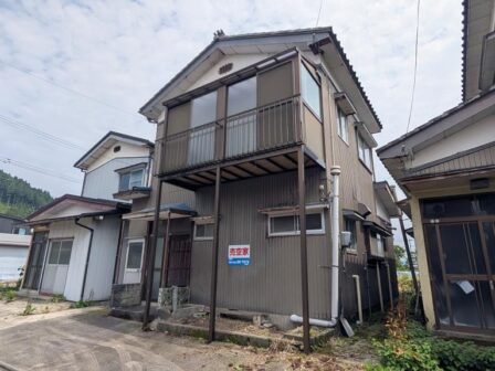B8-385 - 外観