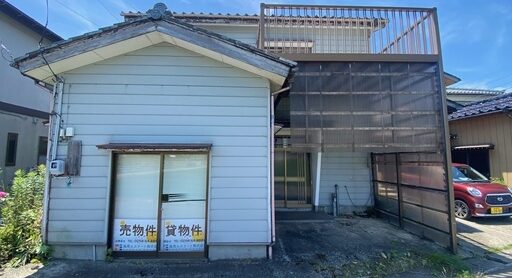R8-62 - 外観