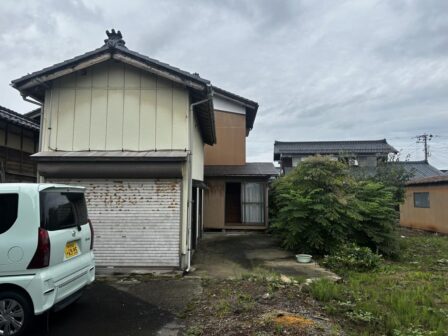 B8-403 - 外観